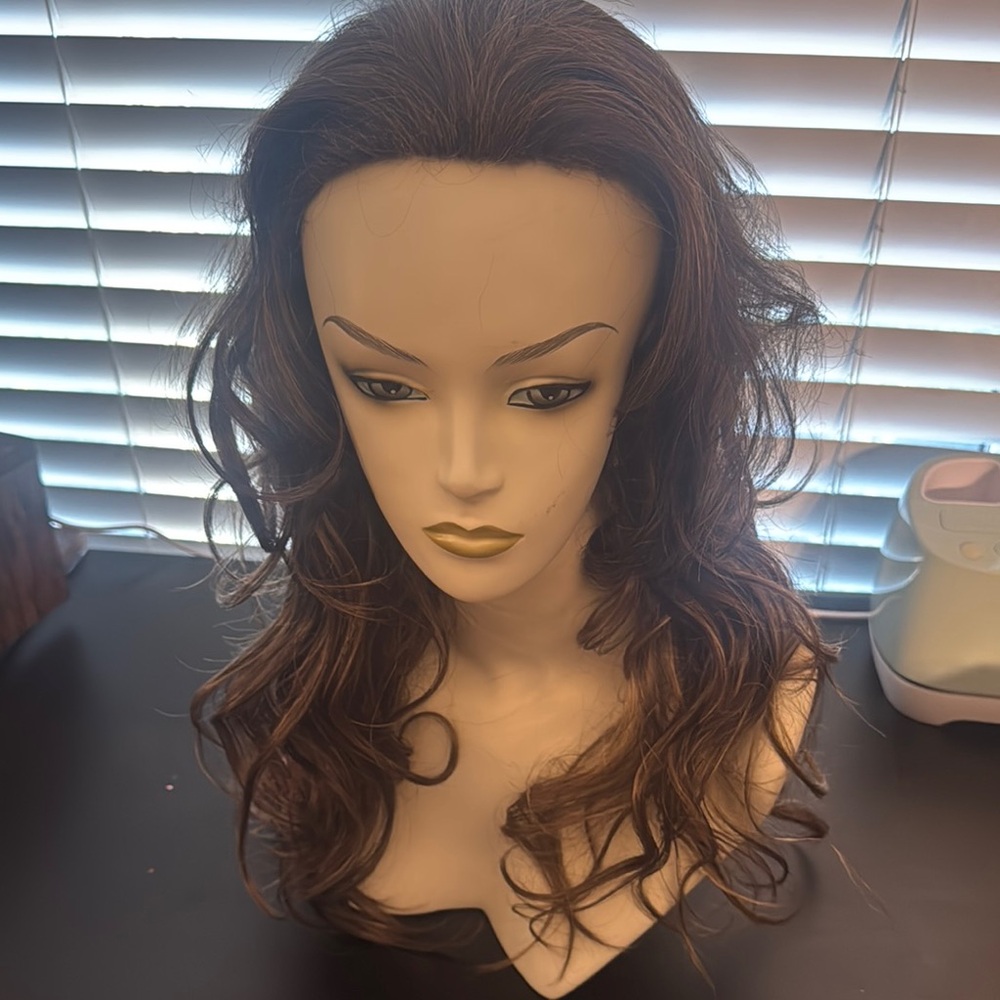 Elegant Brown Wavy Hair Wig